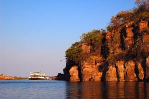 Houseboat-Lake-Kariba