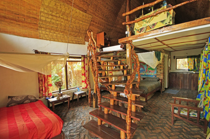 round and brown kapri